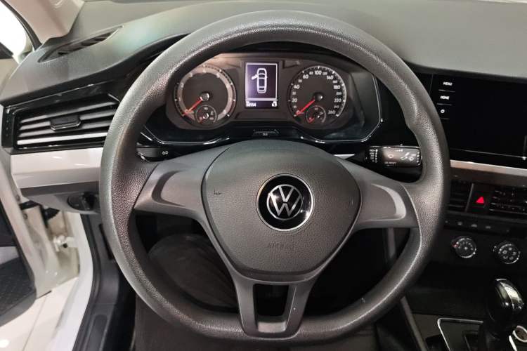 Used Volkswagen Bora 2021 1.5L Automatic Fashionable Smart Connectivity Version Steering Wheel