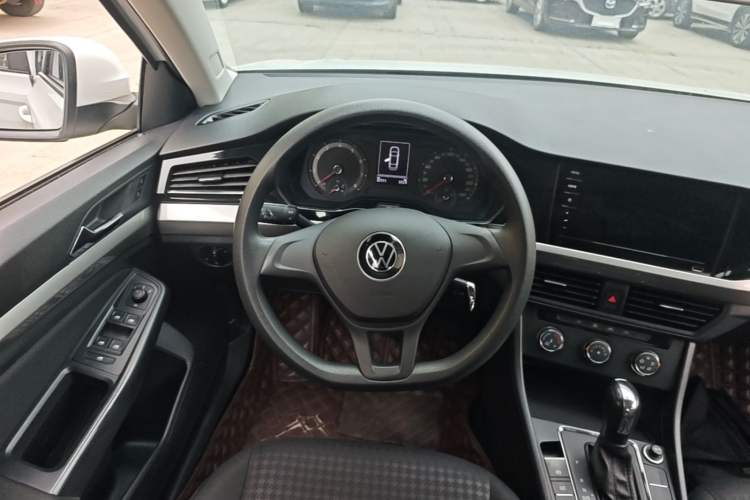Used Volkswagen Bora 2021 1.5L Automatic Fashionable Smart Connectivity Version Steering Wheel