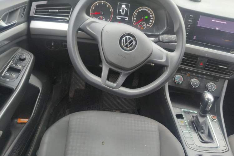 Used Volkswagen Bora 2021 1.5L Automatic Fashionable Smart Connectivity Version Steering Wheel