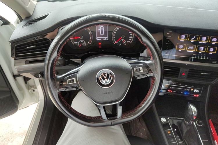 Used Volkswagen Bora 2021 1.5L Automatic Elite Smart Connect Edition Steering Wheel
