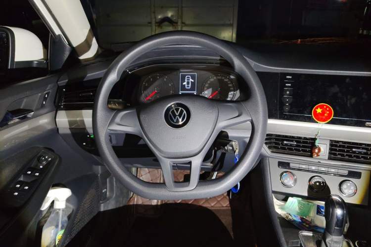 Used Volkswagen Bora 2021 1.5L Automatic Fashionable Smart Connectivity Version Steering Wheel