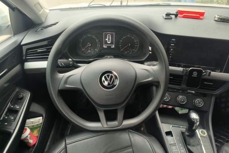 Used Volkswagen Bora 2021 1.5L Automatic Fashionable Smart Connectivity Version Steering Wheel