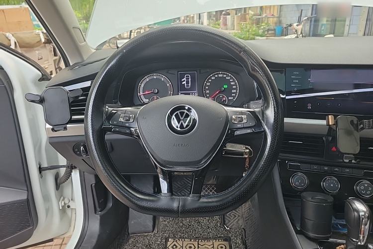 Used Volkswagen Bora 2021 1.5L Automatic 30th Anniversary Edition Steering Wheel