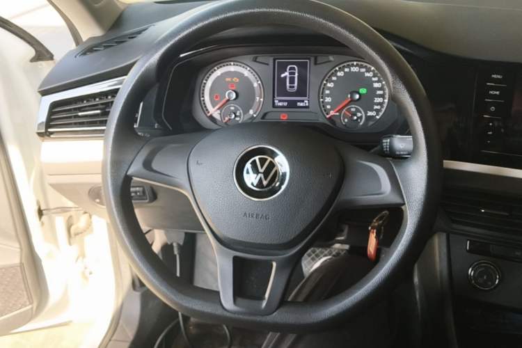 Used Volkswagen Bora 2021 1.5L Automatic Fashionable Smart Connectivity Version Steering Wheel