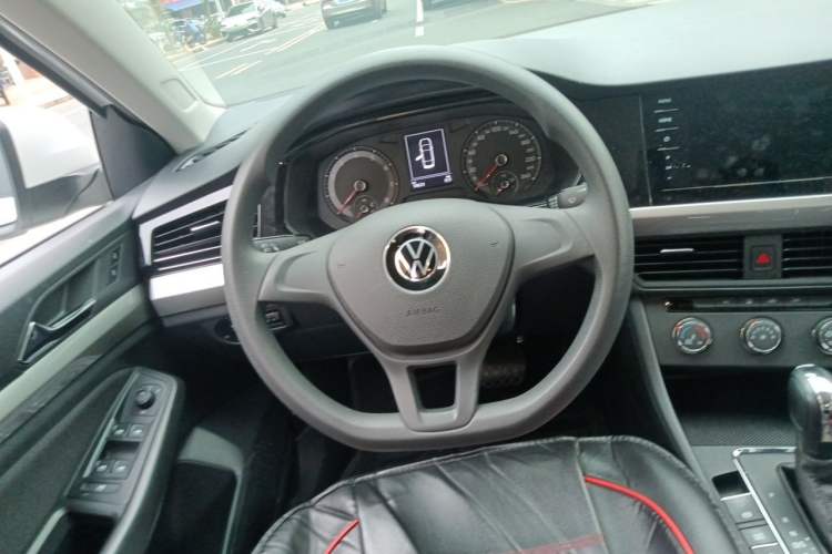 Used Volkswagen Bora 2021 1.5L Automatic Fashionable Smart Connectivity Version Steering Wheel