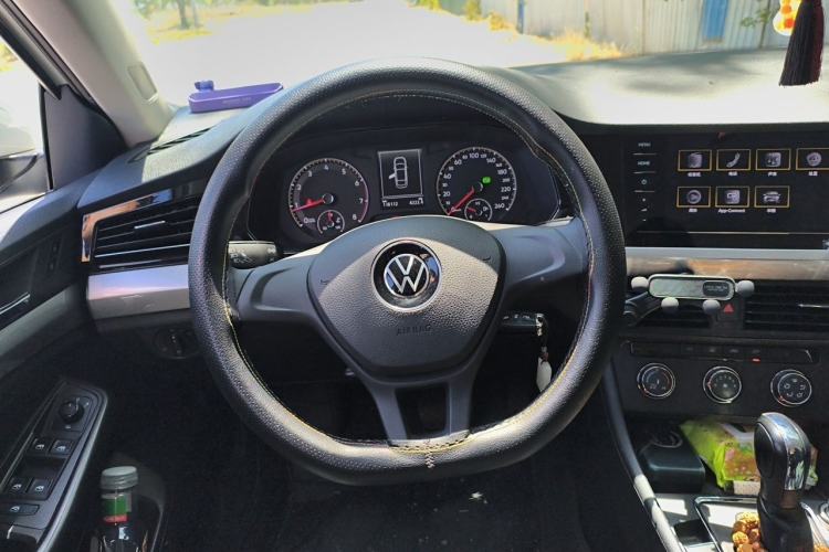 Used Volkswagen Bora 2021 1.5L Automatic Fashionable Smart Connectivity Version Steering Wheel