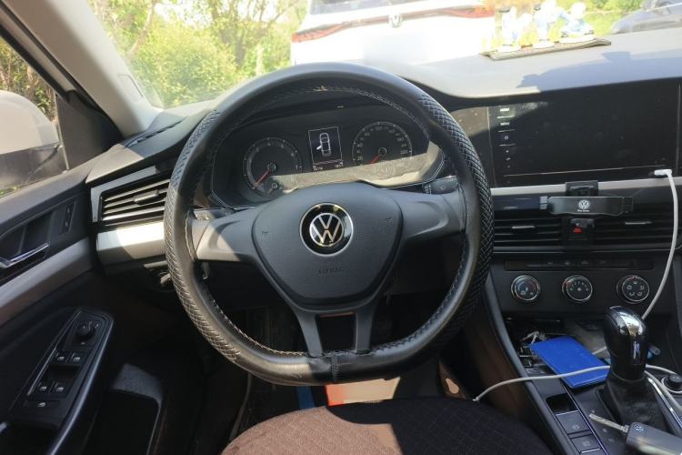 Used Volkswagen Bora 2021 1.5L Automatic Fashionable Smart Connectivity Version Steering Wheel