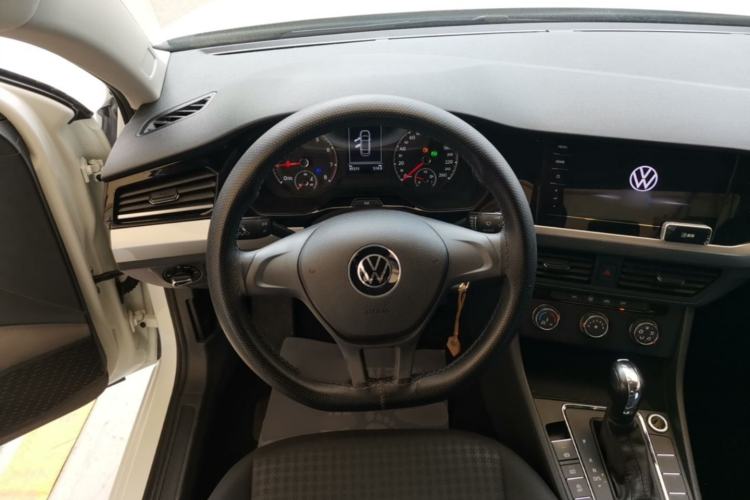 Used Volkswagen Bora 2021 1.5L Automatic Fashionable Smart Connectivity Version Steering Wheel