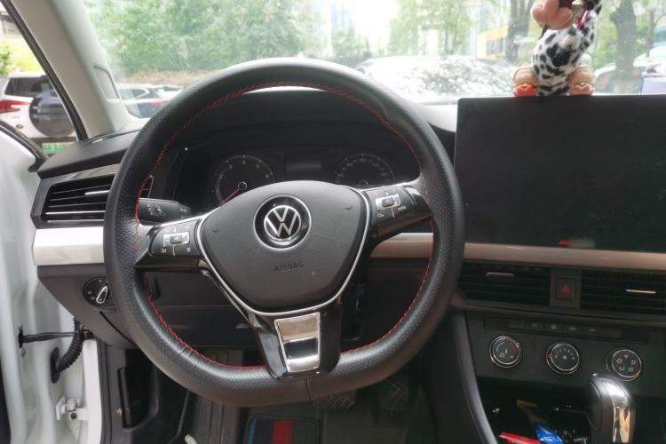 Used Volkswagen Bora 2021 1.5L Automatic Fashionable Smart Connectivity Version Steering Wheel
