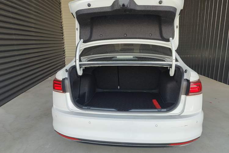 Used Volkswagen Bora 2021 1.5L Automatic Elite Smart Connect Edition Trunk