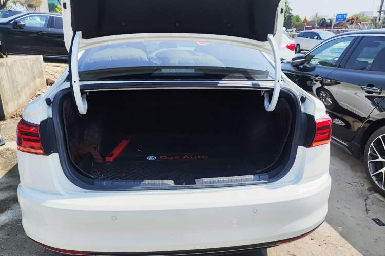 Used Volkswagen Bora 2021 1.5L Automatic Comfort Smart Connect Edition Trunk