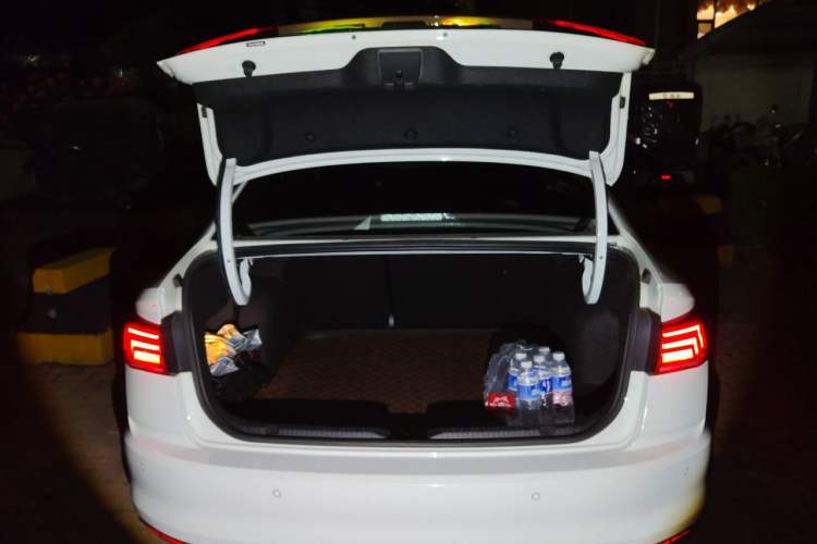 Used Volkswagen Bora 2021 1.5L Automatic Fashionable Smart Connectivity Version Trunk