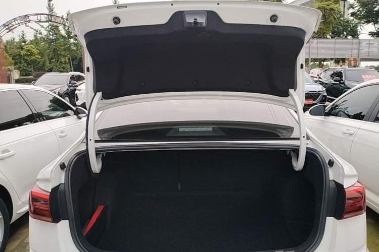 Used Volkswagen Bora 2021 1.5L Automatic Elite Smart Connect Edition Trunk