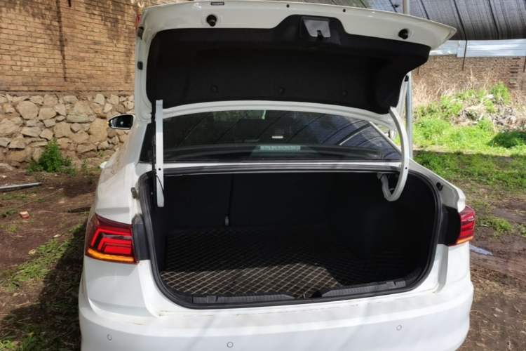 Used Volkswagen Bora 2021 1.5L Automatic Fashionable Smart Connectivity Version Trunk