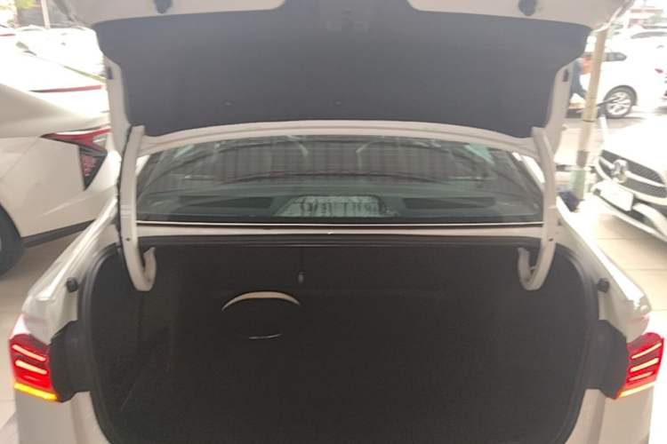 Used Volkswagen Bora 2021 1.5L Automatic Fashionable Smart Connectivity Version Trunk