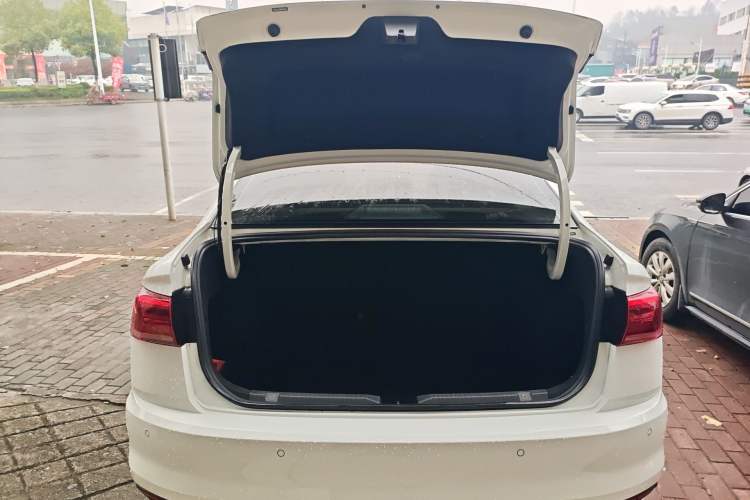 Used Volkswagen Bora 2021 1.5L Manual Fashion Smart Connect Edition Trunk