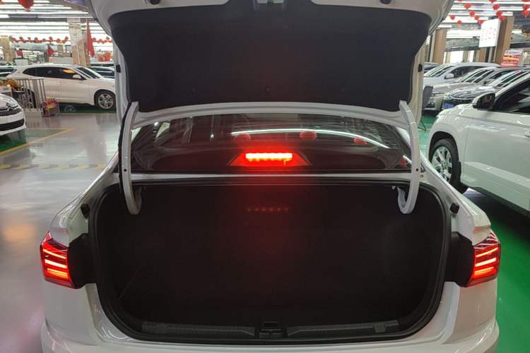 Used Volkswagen Bora 2021 1.5L Automatic Fashionable Smart Connectivity Version Trunk