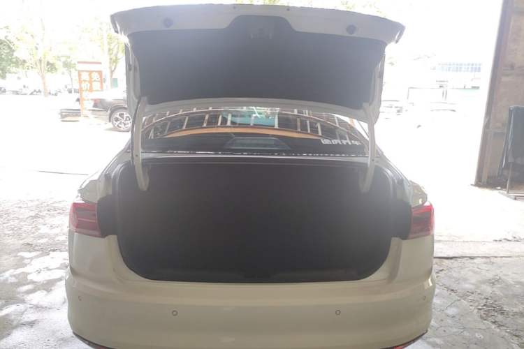Used Volkswagen Bora 2021 1.5L Automatic Elite Smart Connect Edition Trunk