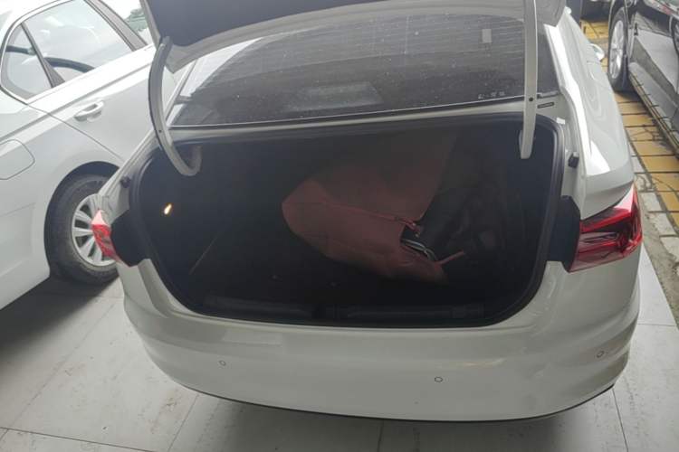 Used Volkswagen Bora 2021 1.5L Automatic Comfort Smart Connect Edition Trunk