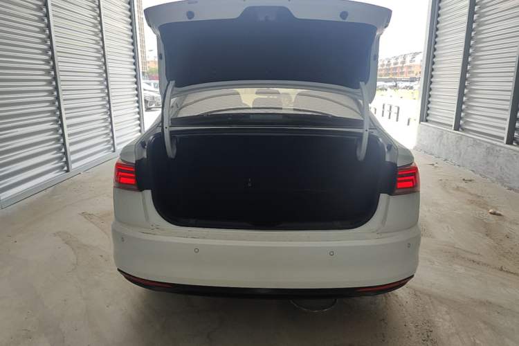 Used Volkswagen Bora 2021 1.5L Automatic Fashionable Smart Connectivity Version Trunk