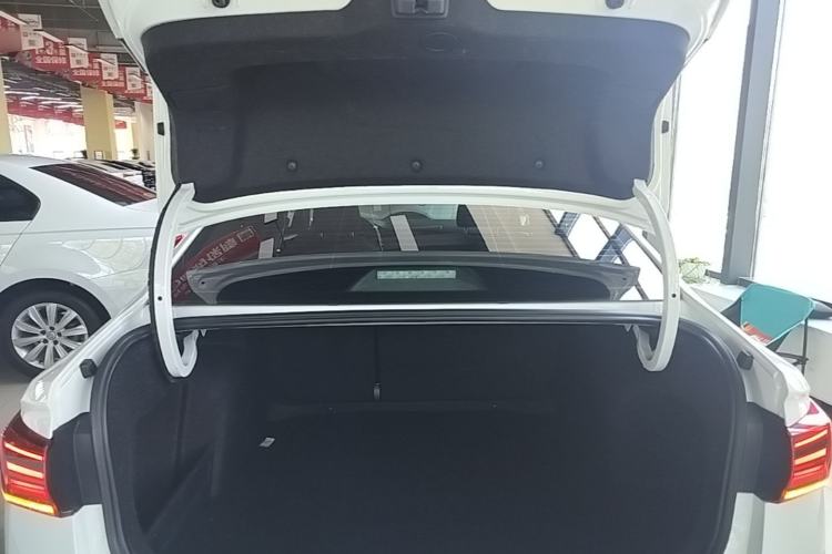 Used Volkswagen Bora 2021 1.5L Manual Fashion Smart Connect Edition Trunk