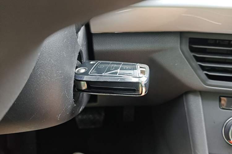 Used Volkswagen Bora 2021 1.5L Automatic Fashionable Smart Connectivity Version Vehicle Key