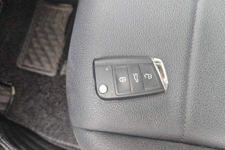 Used Volkswagen Bora 2021 1.5L Automatic Elite Smart Connect Edition Vehicle Key