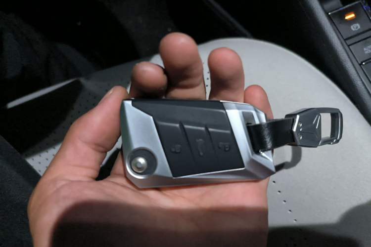 Used Volkswagen Bora 2021 1.5L Automatic Elite Smart Connect Edition Vehicle Key