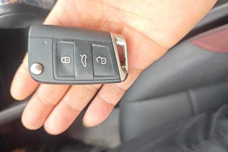 Used Volkswagen Bora 2021 1.5L Automatic Elite Smart Connect Edition Vehicle Key