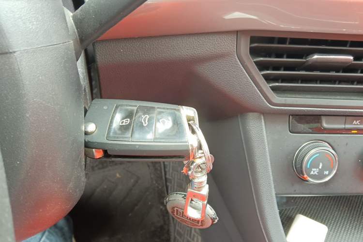 Used Volkswagen Bora 2021 1.5L Automatic Fashionable Smart Connectivity Version Vehicle Key