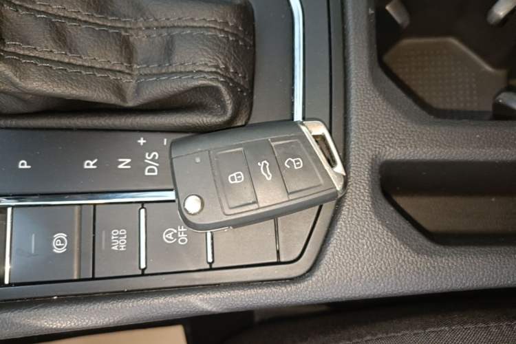 Used Volkswagen Bora 2021 1.5L Automatic Fashionable Smart Connectivity Version Vehicle Key