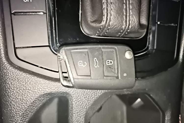 Used Volkswagen Bora 2021 1.5L Automatic Elite Smart Connect Edition Vehicle Key