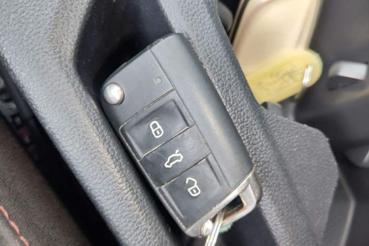Used Volkswagen Bora 2021 1.5L Automatic Elite Smart Connect Edition Vehicle Key