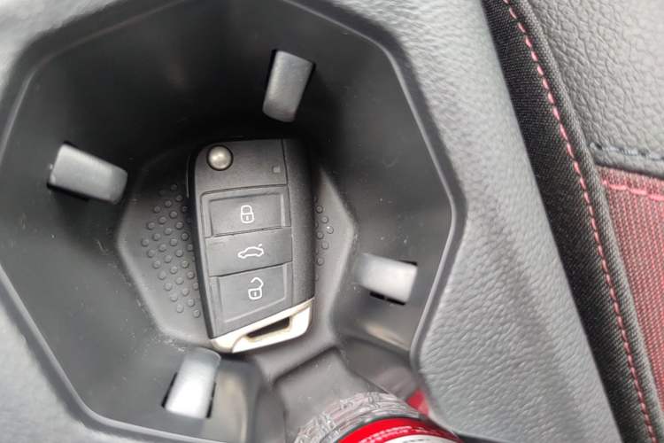 Used Volkswagen Bora 2021 1.5L Automatic Elite Smart Connect Edition Vehicle Key