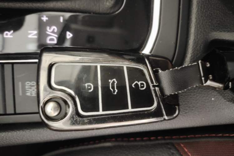 Used Volkswagen Bora 2021 1.5L Automatic Elite Smart Connect Edition Vehicle Key