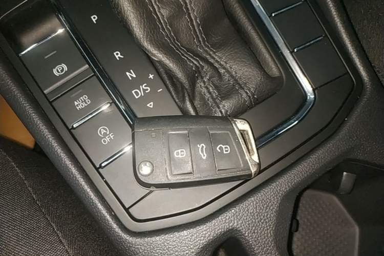Used Volkswagen Bora 2021 1.5L Automatic Fashionable Smart Connectivity Version Vehicle Key