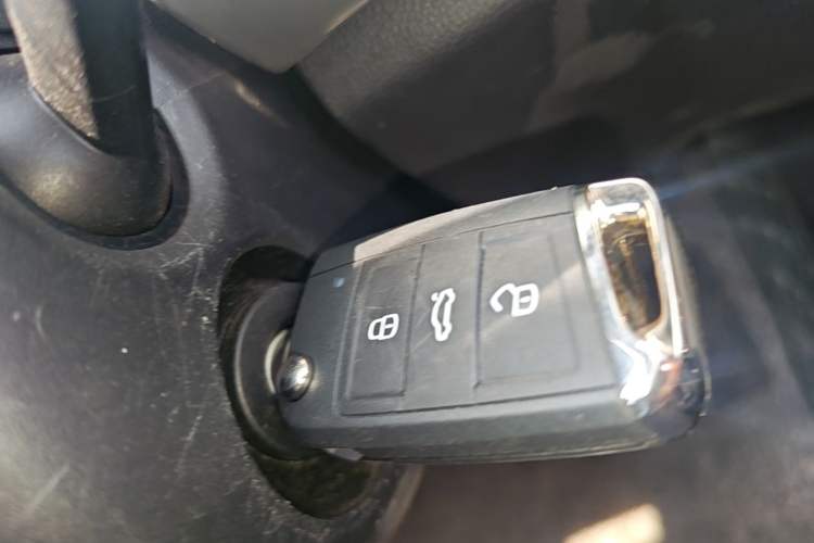 Used Volkswagen Bora 2021 1.5L Automatic Fashionable Smart Connectivity Version Vehicle Key