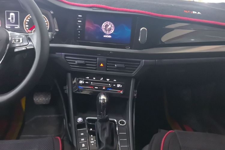 Used Volkswagen Bora 2021 1.5L Automatic Elite Smart Connect Edition Audio And AC Panel