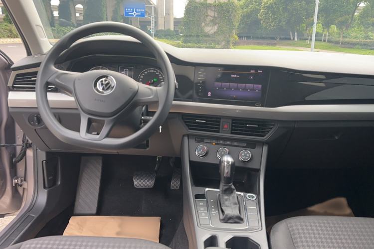Used Volkswagen Bora 2021 1.5L Automatic Fashionable Smart Connectivity Version Center Console