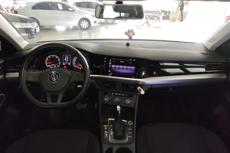 Used Volkswagen Bora 2021 1.5L Automatic Fashionable Smart Connectivity Version Center Console