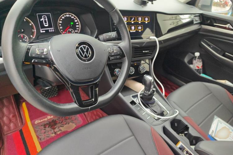 Used Volkswagen Bora 2021 1.5L Automatic Comfort Smart Connect Edition Center Console