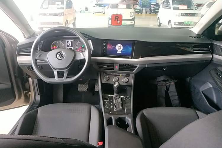Used Volkswagen Bora 2021 1.5L Automatic Fashionable Smart Connectivity Version Center Console