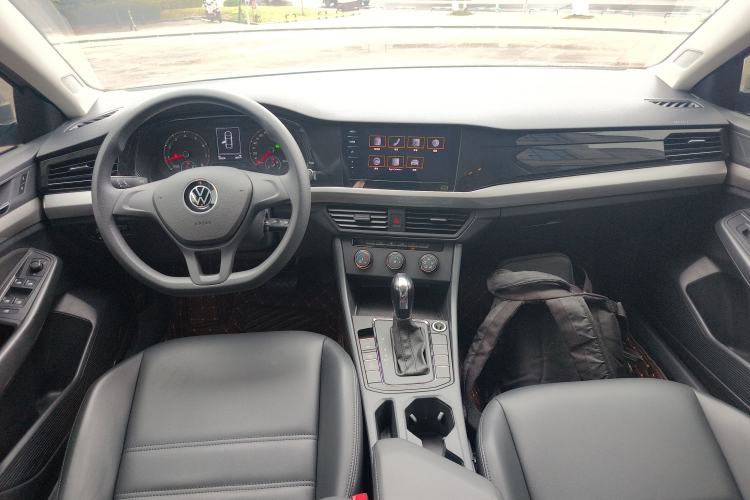 Used Volkswagen Bora 2021 1.5L Automatic Fashionable Smart Connectivity Version Center Console
