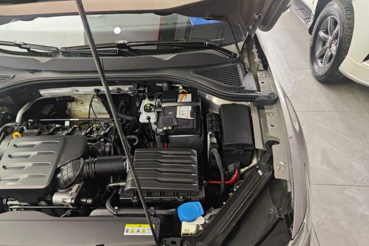 Used Volkswagen Bora 2021 1.5L Automatic Elite Smart Connect Edition Engine Bay Left