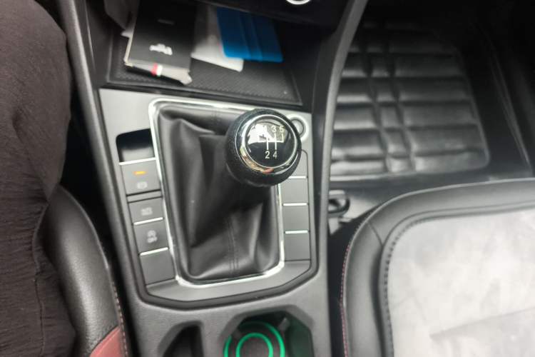 Used Volkswagen Bora 2021 1.5L Manual Comfort Smart Connect Edition Gear Lever