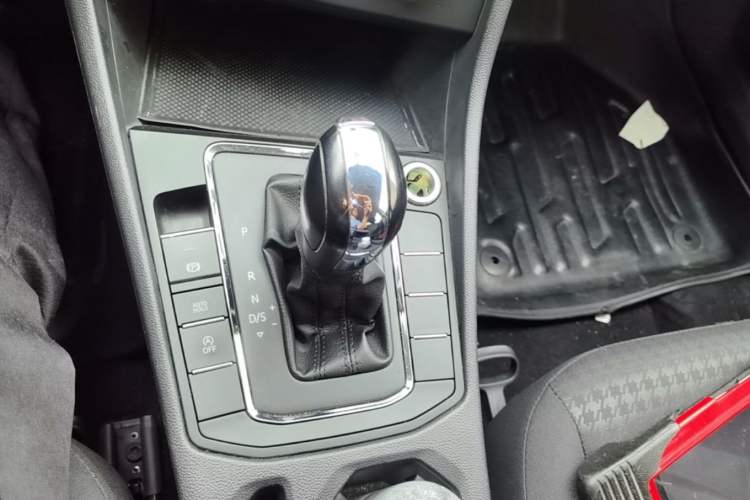Used Volkswagen Bora 2021 1.5L Automatic Fashionable Smart Connectivity Version Gear Lever