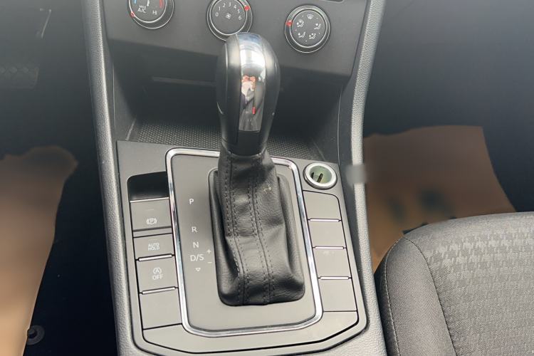 Used Volkswagen Bora 2021 1.5L Automatic Fashionable Smart Connectivity Version Gear Lever