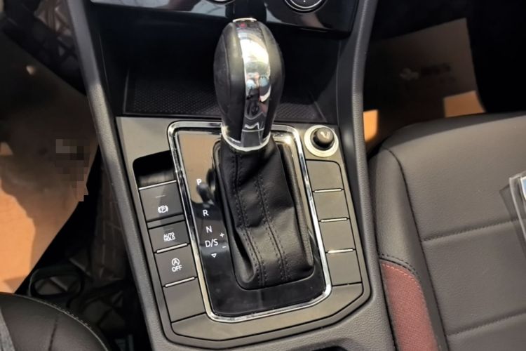 Used Volkswagen Bora 2021 1.5L Automatic Comfort Smart Connect Edition Gear Lever