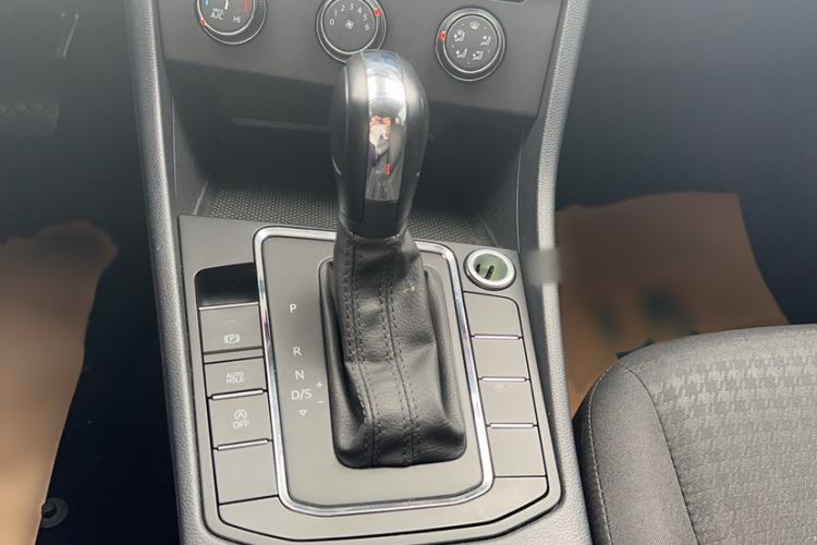 Used Volkswagen Bora 2021 1.5L Automatic Fashionable Smart Connectivity Version Gear Lever