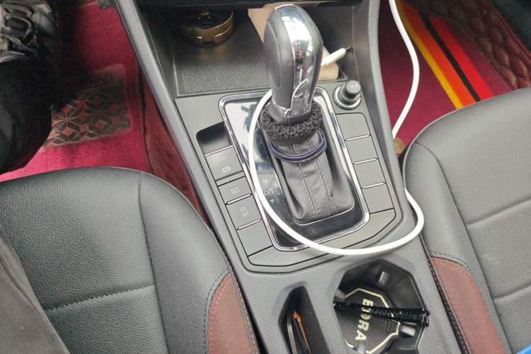 Used Volkswagen Bora 2021 1.5L Automatic Comfort Smart Connect Edition Gear Lever
